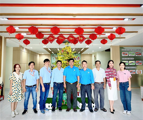 Lãnh đạo Liên đoàn Lao động huyện Đức Linh thăm doanh nghiệp nhân dịp đầu năm mới 2023